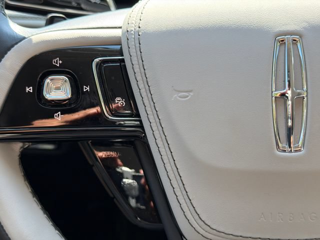 Used 2026 Lincoln Aviator 2WD image 32