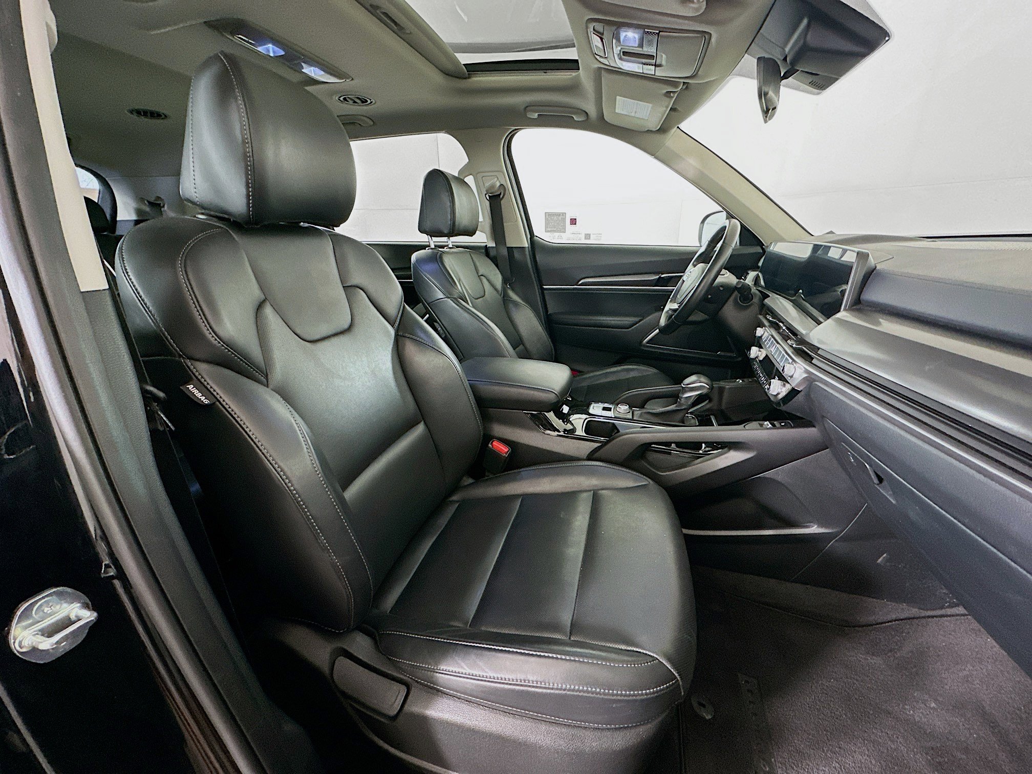 Used 2025 Kia Telluride S AWD/4WD image 35