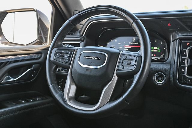 Used 2023 GMC Yukon XL Denali w/ Advanced Technology Package image 16