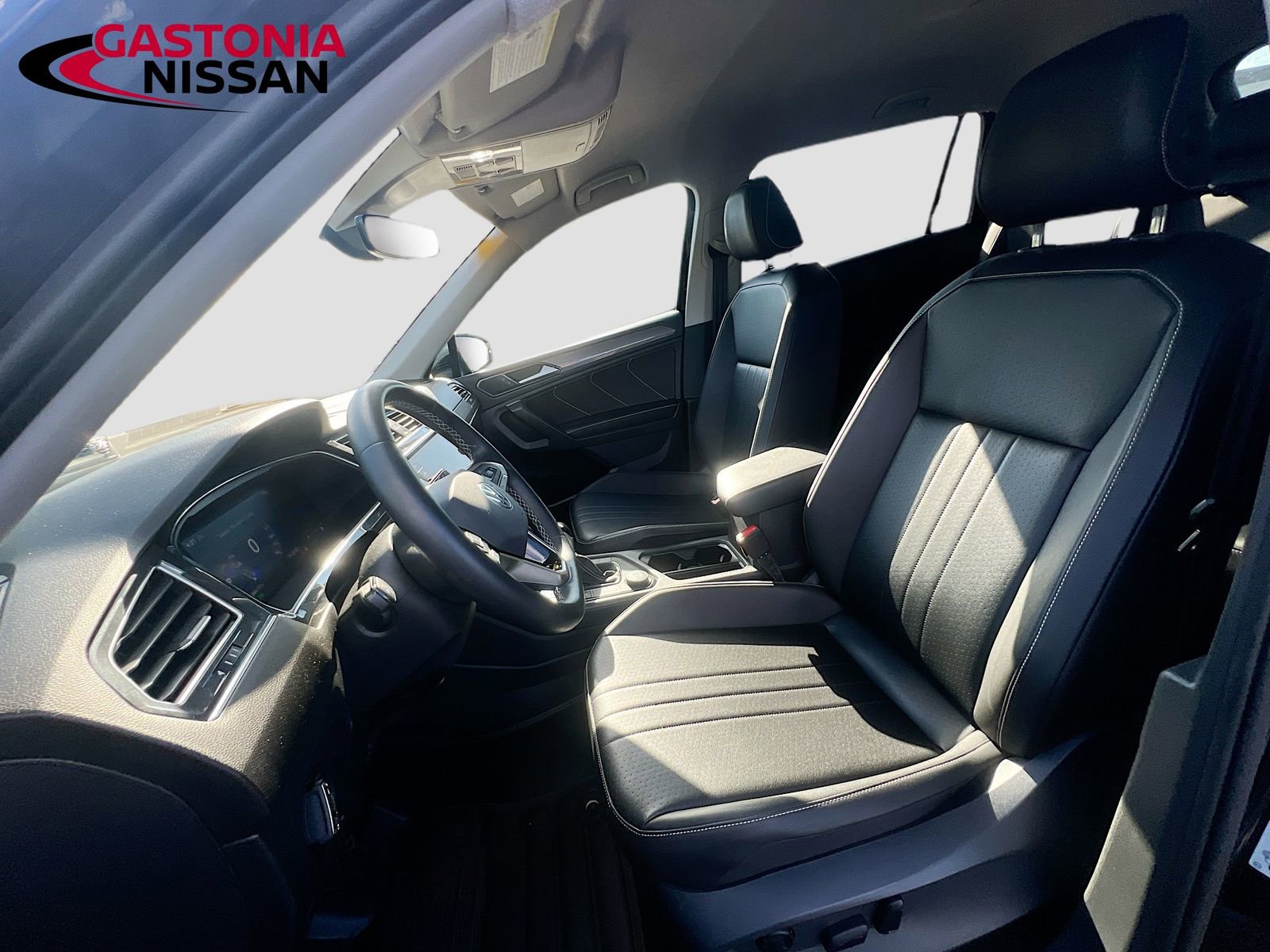 Used 2022 Volkswagen Tiguan SE AWD/4WD image 27