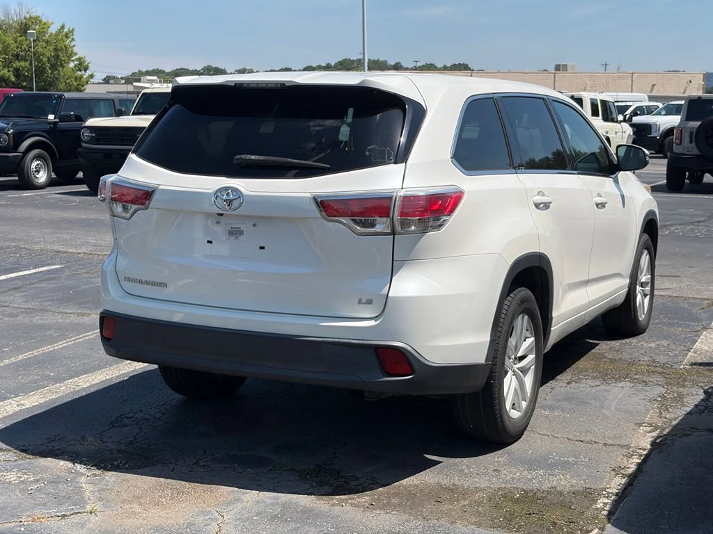 Used 2014 Toyota Highlander LE FWD image 3