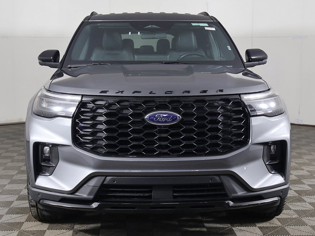 Used 2025 Ford Explorer ST-Line w/ ST-Line Street Pack image 12