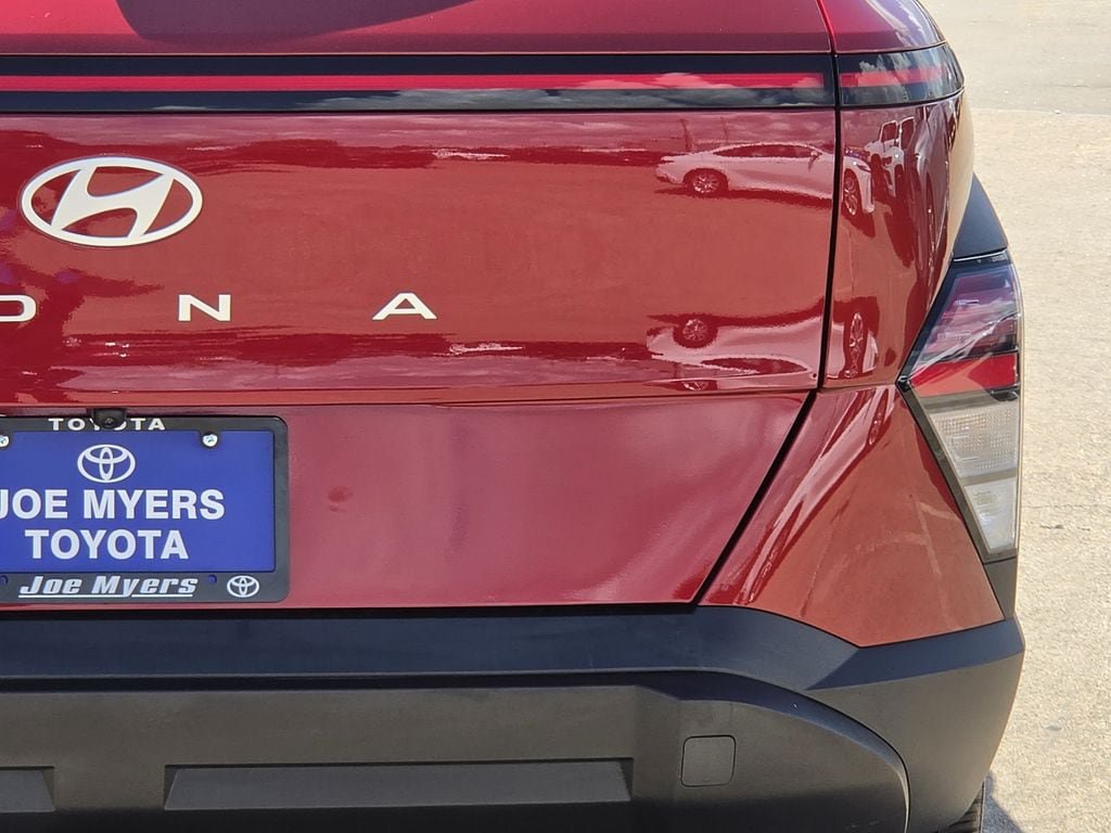 Used 2025 Hyundai Kona SEL FWD image 8