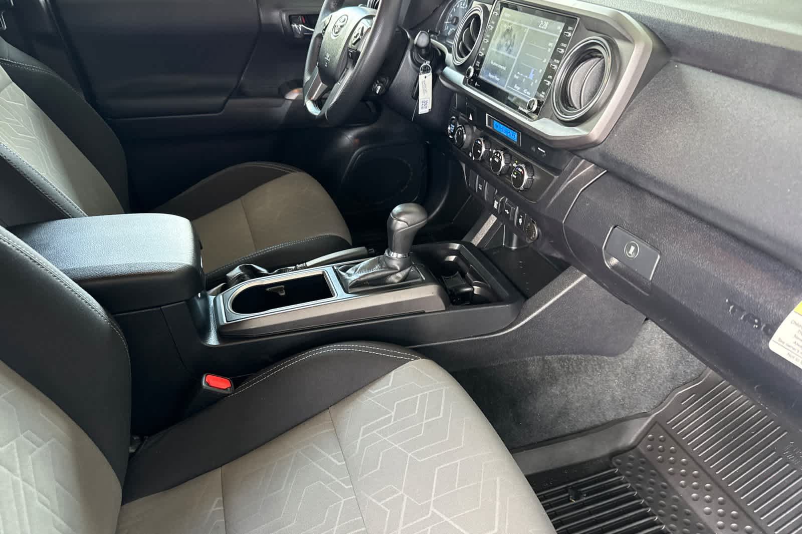 Used 2023 Toyota Tacoma TRD Off-Road AWD/4WD image 15