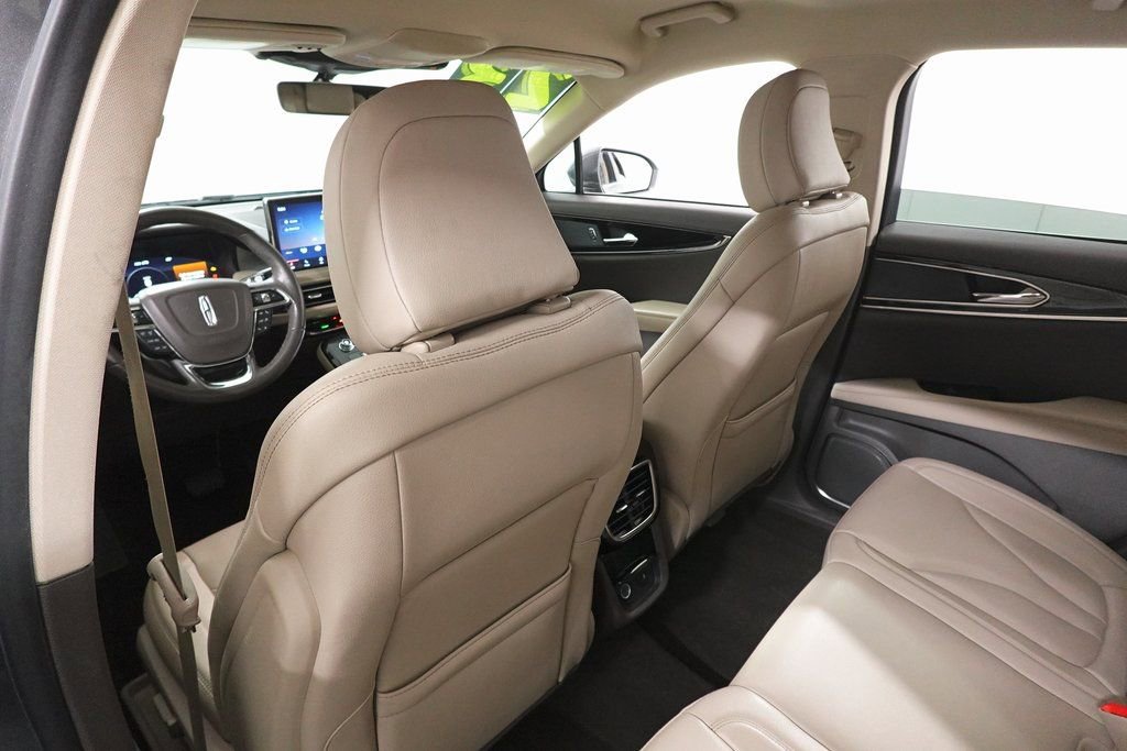 Used 2023 Lincoln Nautilus AWD w/ Premium Package image 25