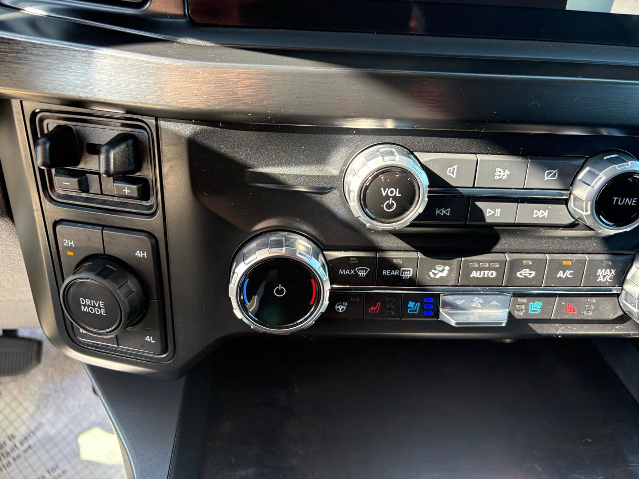 Used 2023 Ford F350 Lariat w/ Lariat Ultimate Package image 29