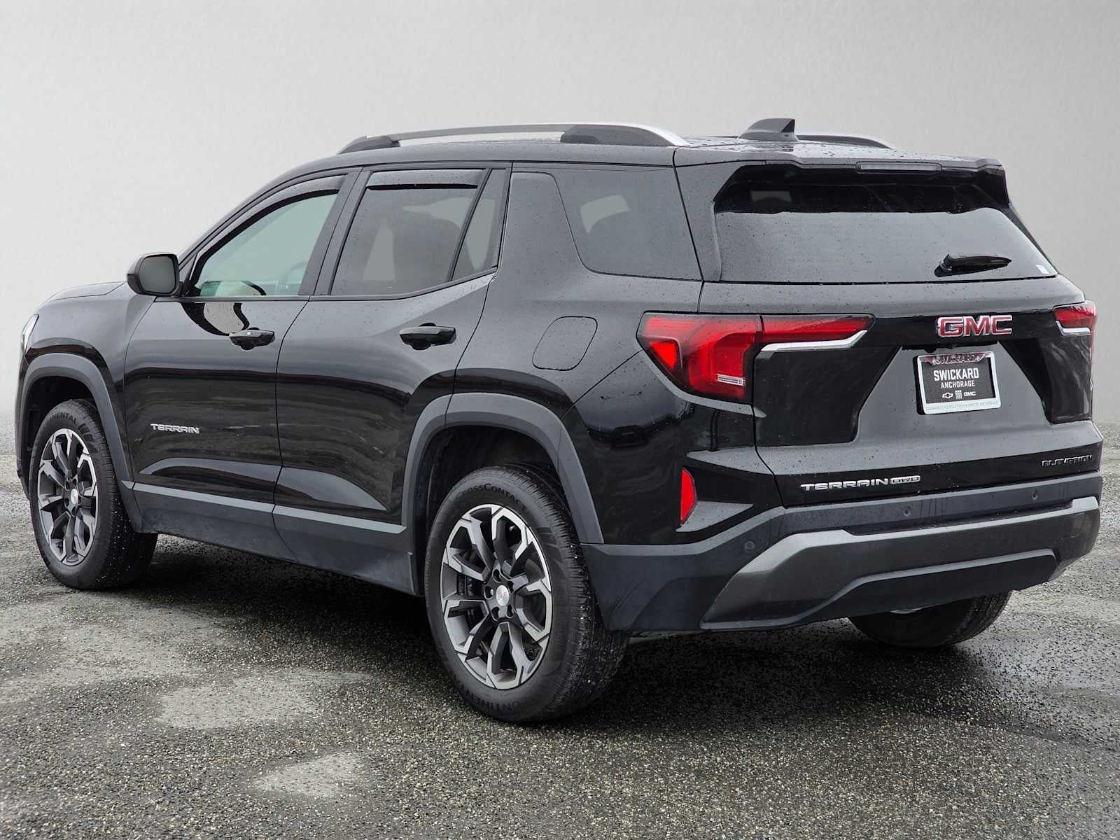 Used 2025 GMC Terrain Elevation w/ Elevation Premium Package AWD/4WD image 5