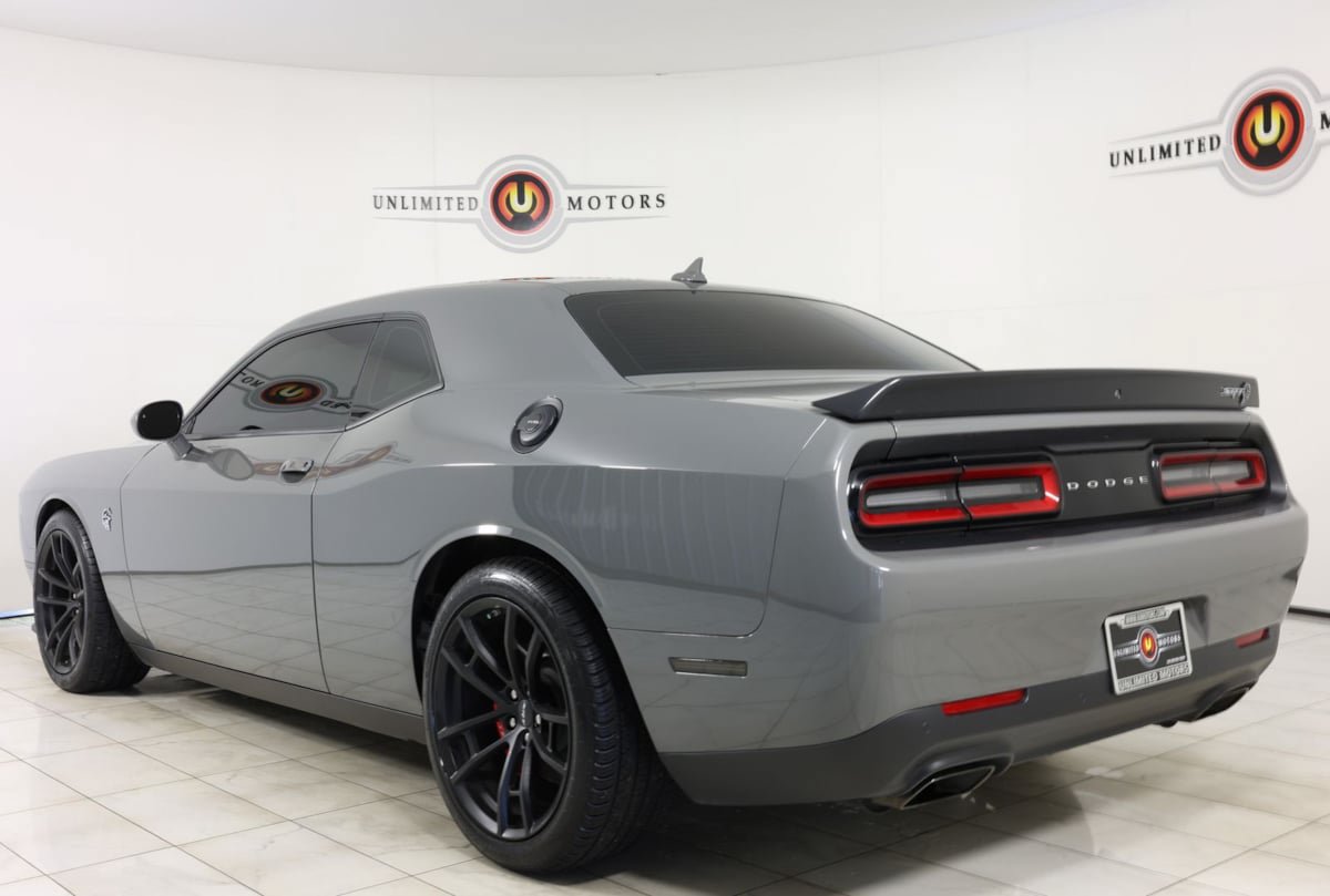 Used 2023 Dodge Challenger SRT Hellcat w/ Driver Convenience Group RWD image 4