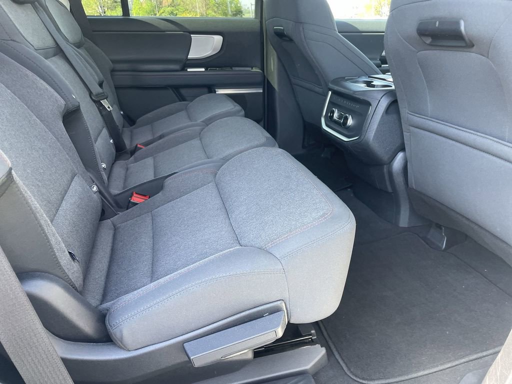 Used 2025 Ford Expedition Active image 24