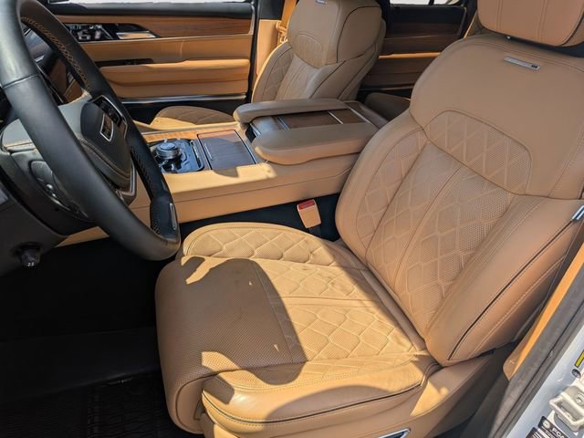 Used 2024 Jeep Grand Wagoneer Series III w/ Rear Seat Video Group 1 AWD/4WD image 30