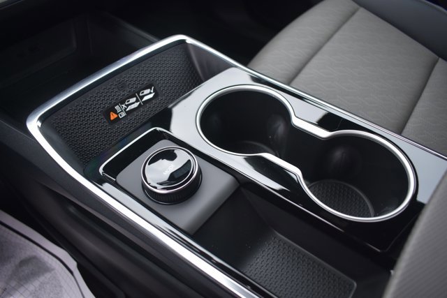 New 2026 Chevrolet Equinox LT w/ Convenience Package II image 28