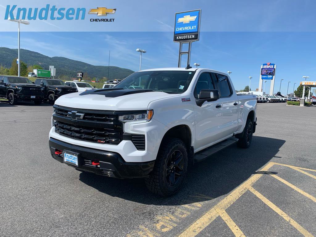 Used 2022 Chevrolet Silverado 1500 LT Trail Boss w/ Convenience Package II AWD/4WD image 3