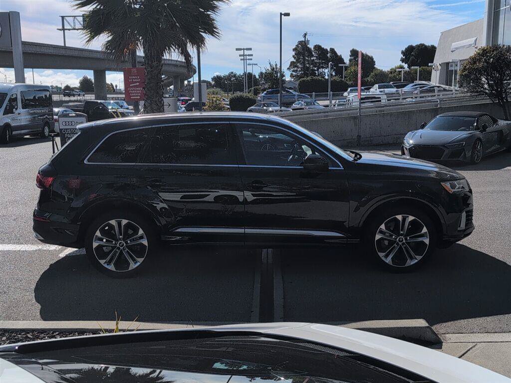 Used 2021 Audi Q7 3.0T Premium Plus w/ Executive Package AWD/4WD image 5