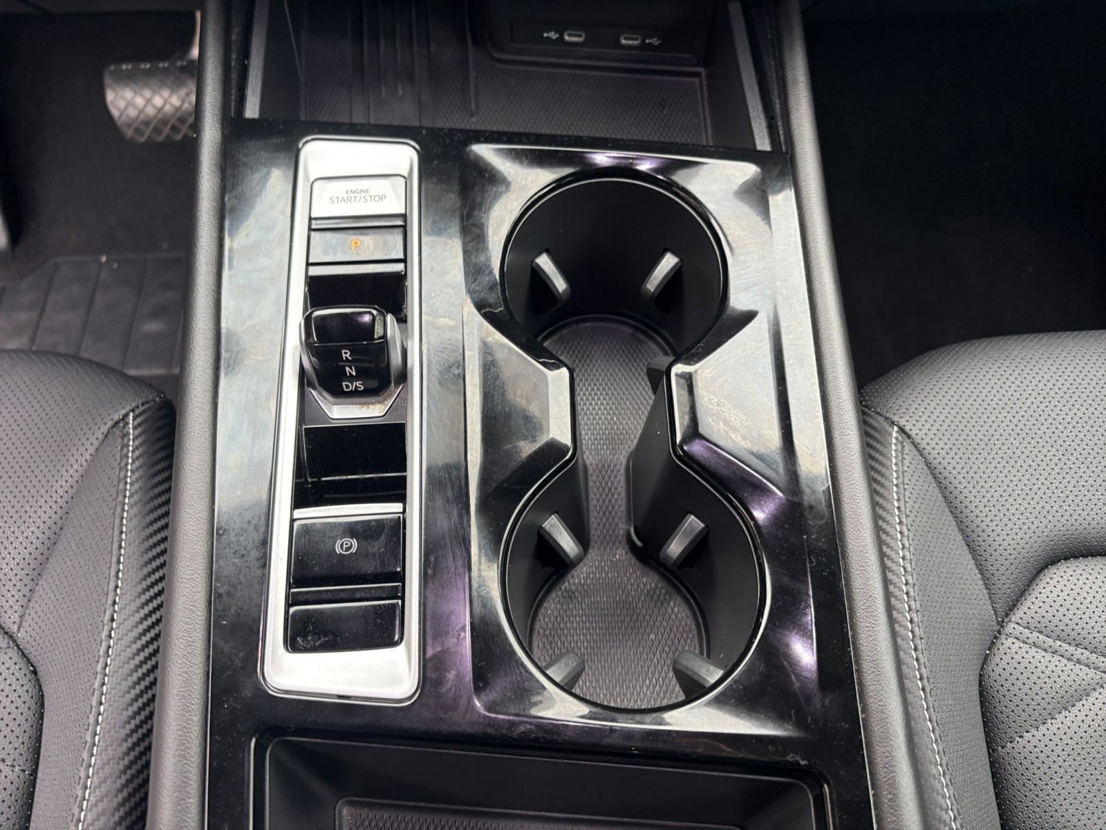 Used 2025 Volkswagen Atlas Cross Sport SE image 41