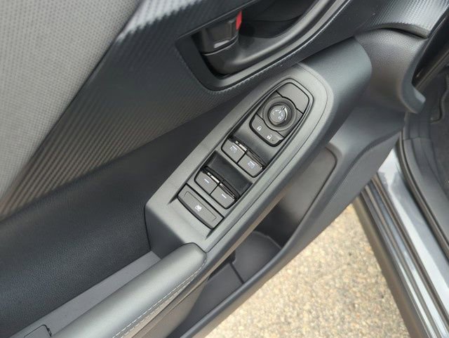 Used 2025 Subaru Crosstrek 2.0i Premium image 15