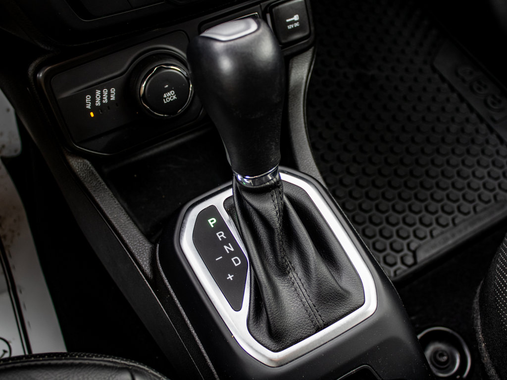 Used 2023 Jeep Renegade Limited image 31