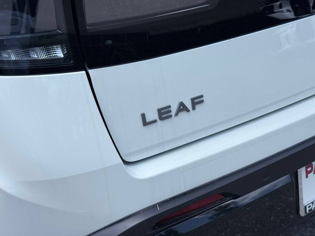 New 2026 Nissan Leaf Platinum+ w/ Illuminated Package FWD image 7
