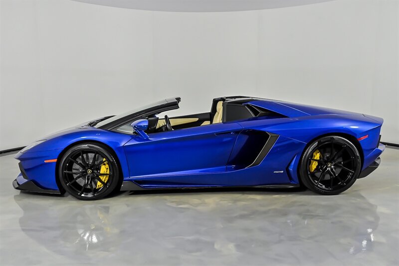 Used 2014 Lamborghini Aventador LP 700-4 AWD/4WD image 7