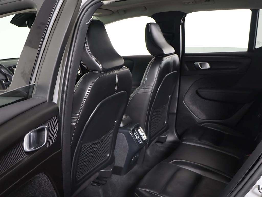 Used 2023 Volvo XC40 B5 Plus w/ Climate Package AWD/4WD image 28
