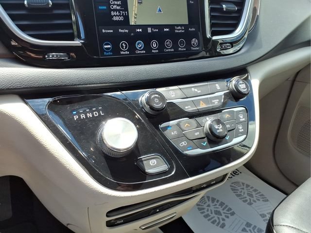 Used 2018 Chrysler Pacifica Touring-L Plus FWD image 26