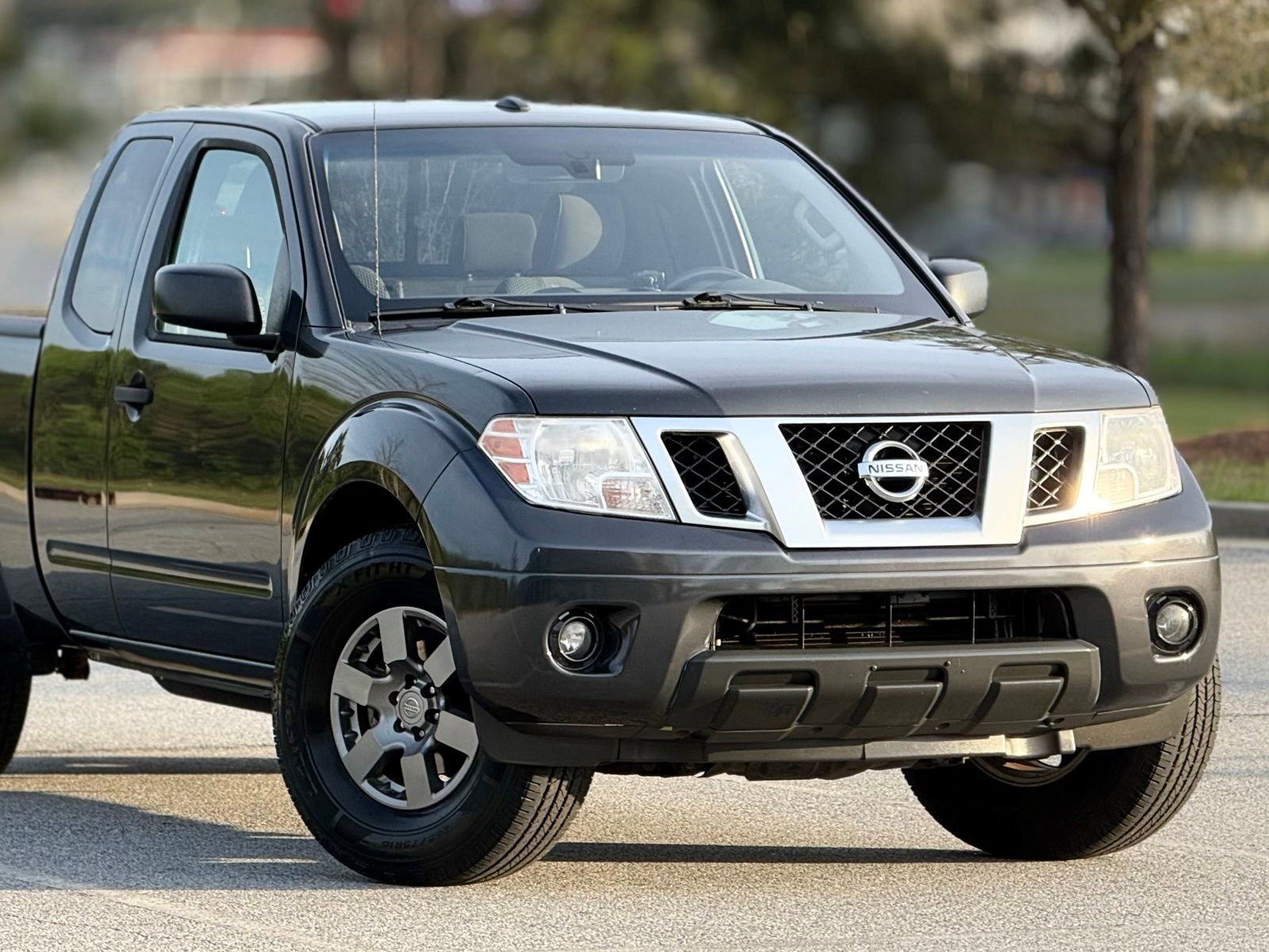 Used 2013 Nissan Frontier Desert Runner image 40