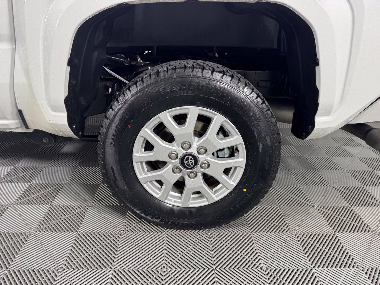 Used 2024 Toyota Tacoma SR5 AWD/4WD image 36