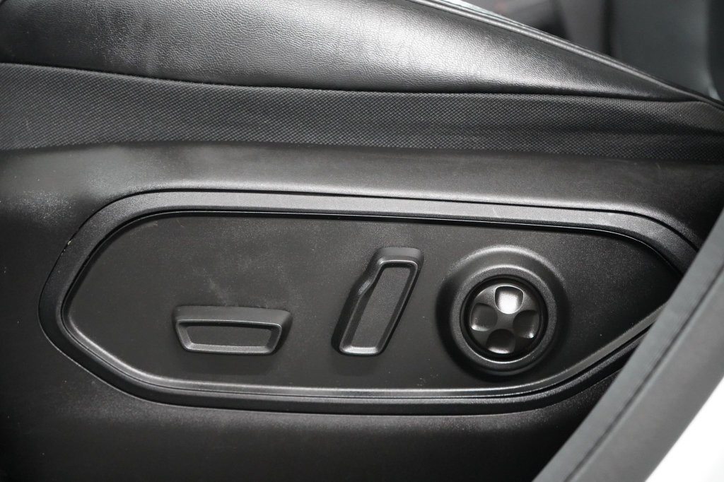 Used 2023 Jeep Grand Cherokee Overland AWD/4WD image 18