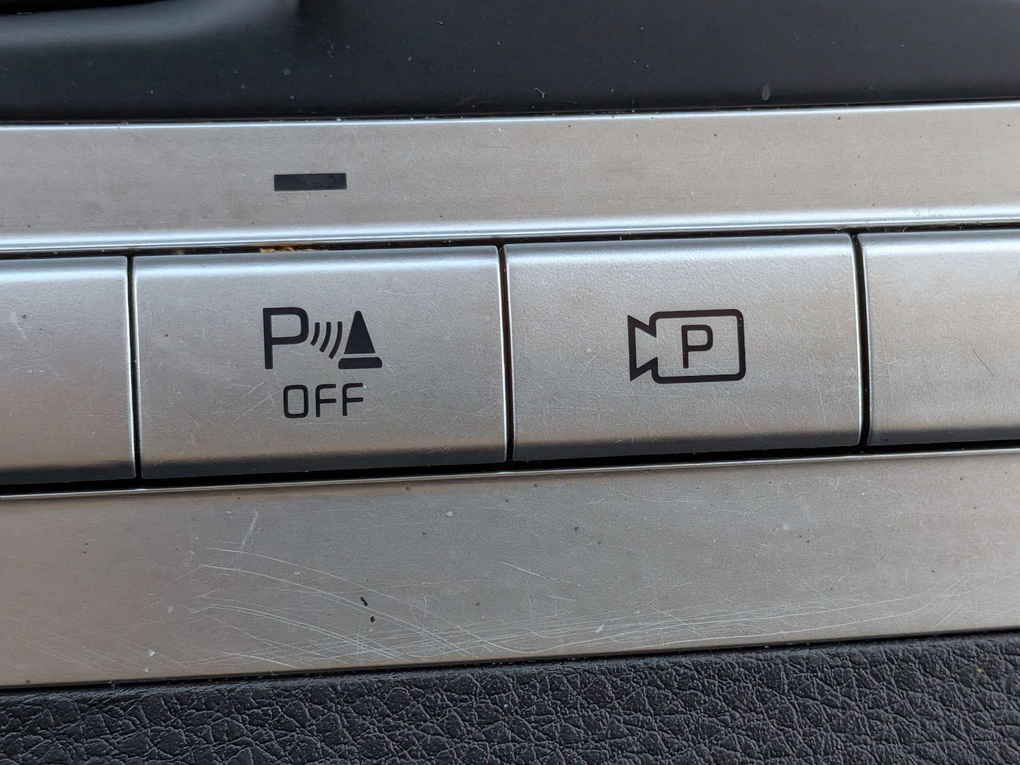 Used 2022 Kia Carnival LX FWD image 30