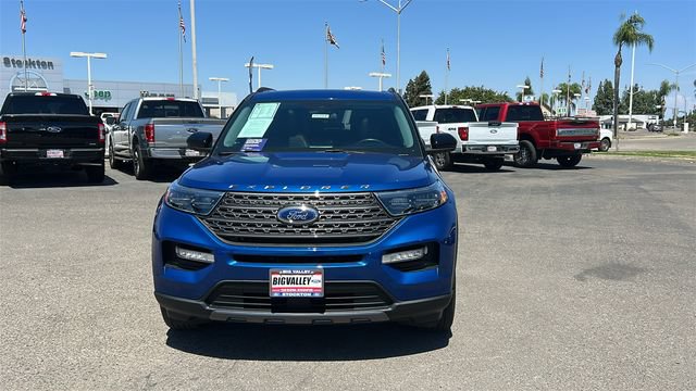 Certified 2022 Ford Explorer XLT w/ Equipment Group 202A AWD/4WD image 9