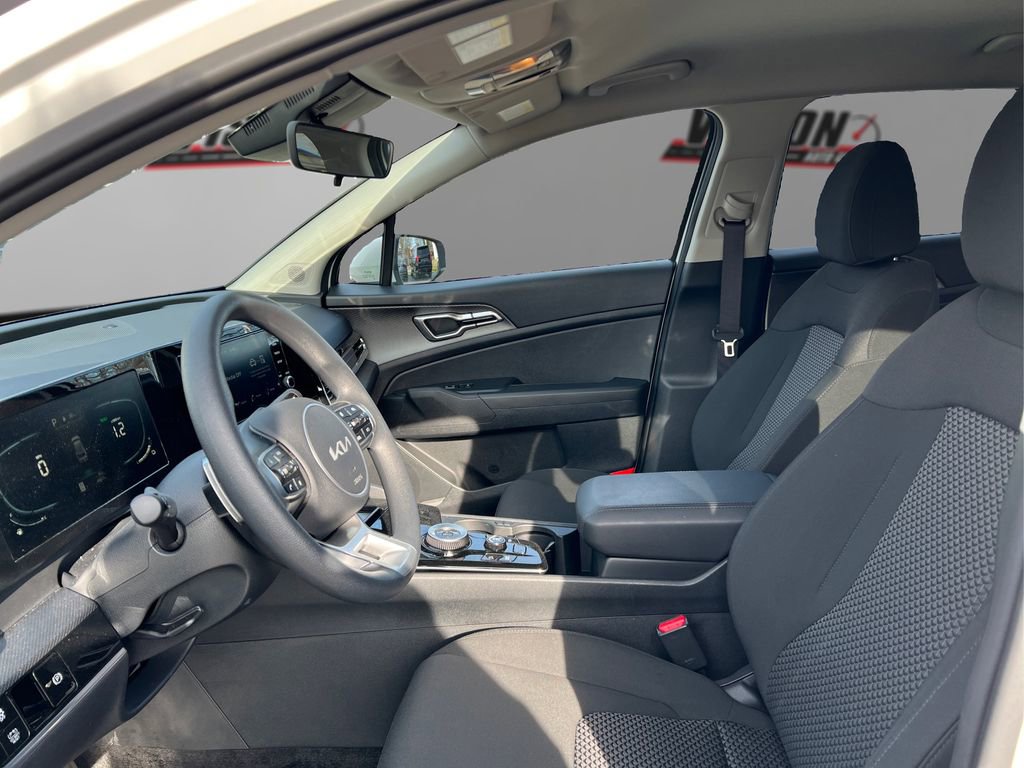 Certified 2025 Kia Sportage LX image 9