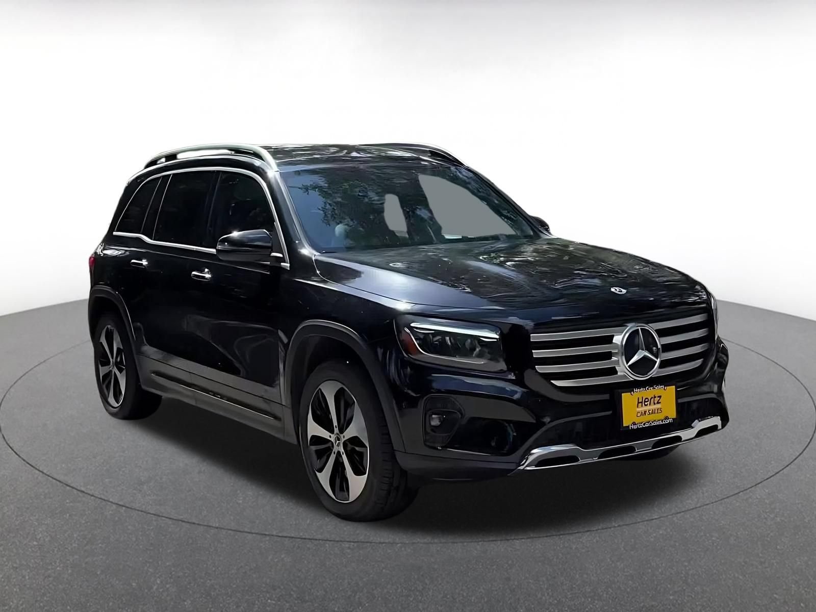Used 2025 Mercedes-Benz GLB 250 4MATIC image 3