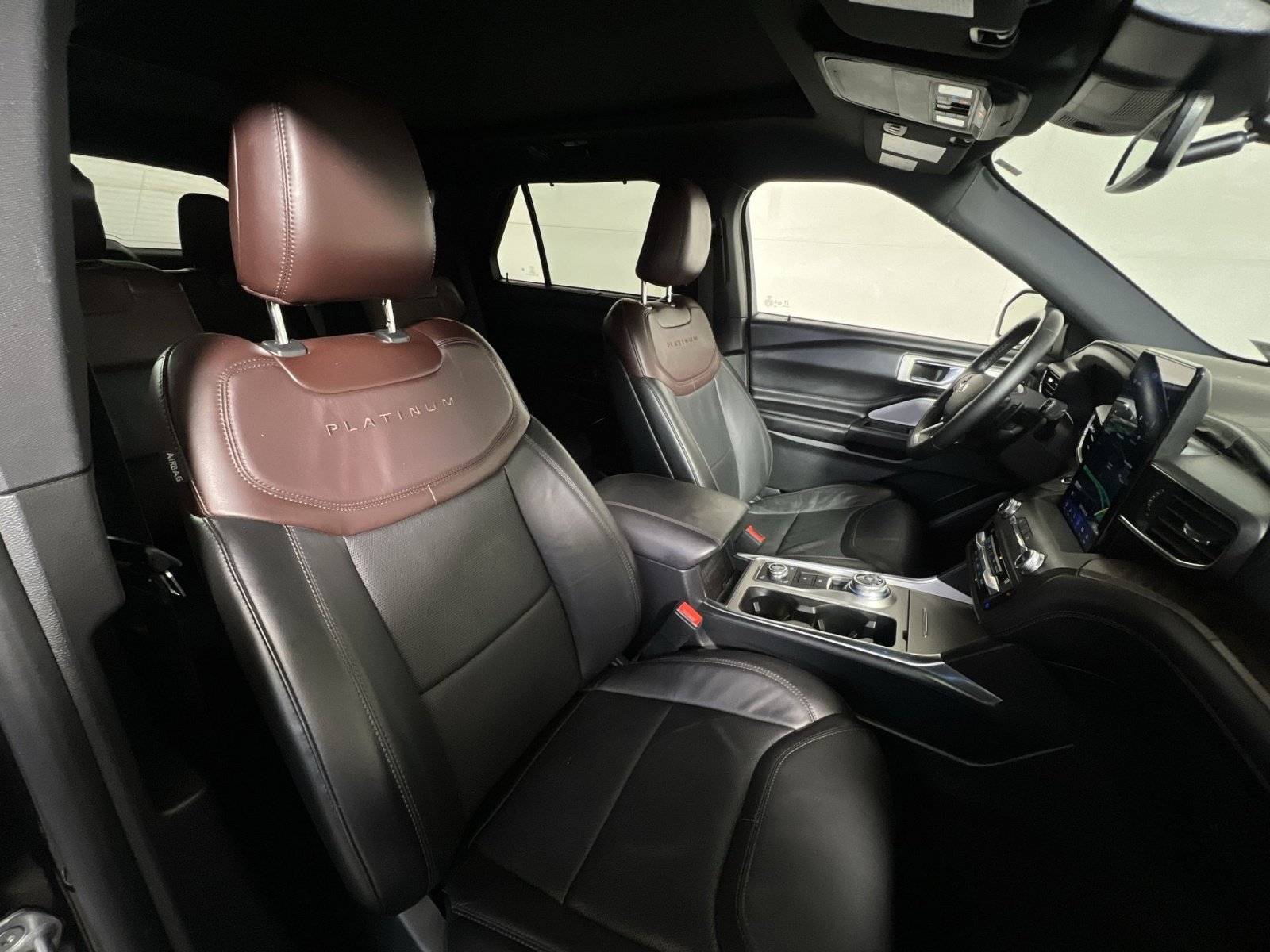 Used 2020 Ford Explorer Platinum w/ Premium Technology Package AWD/4WD image 28
