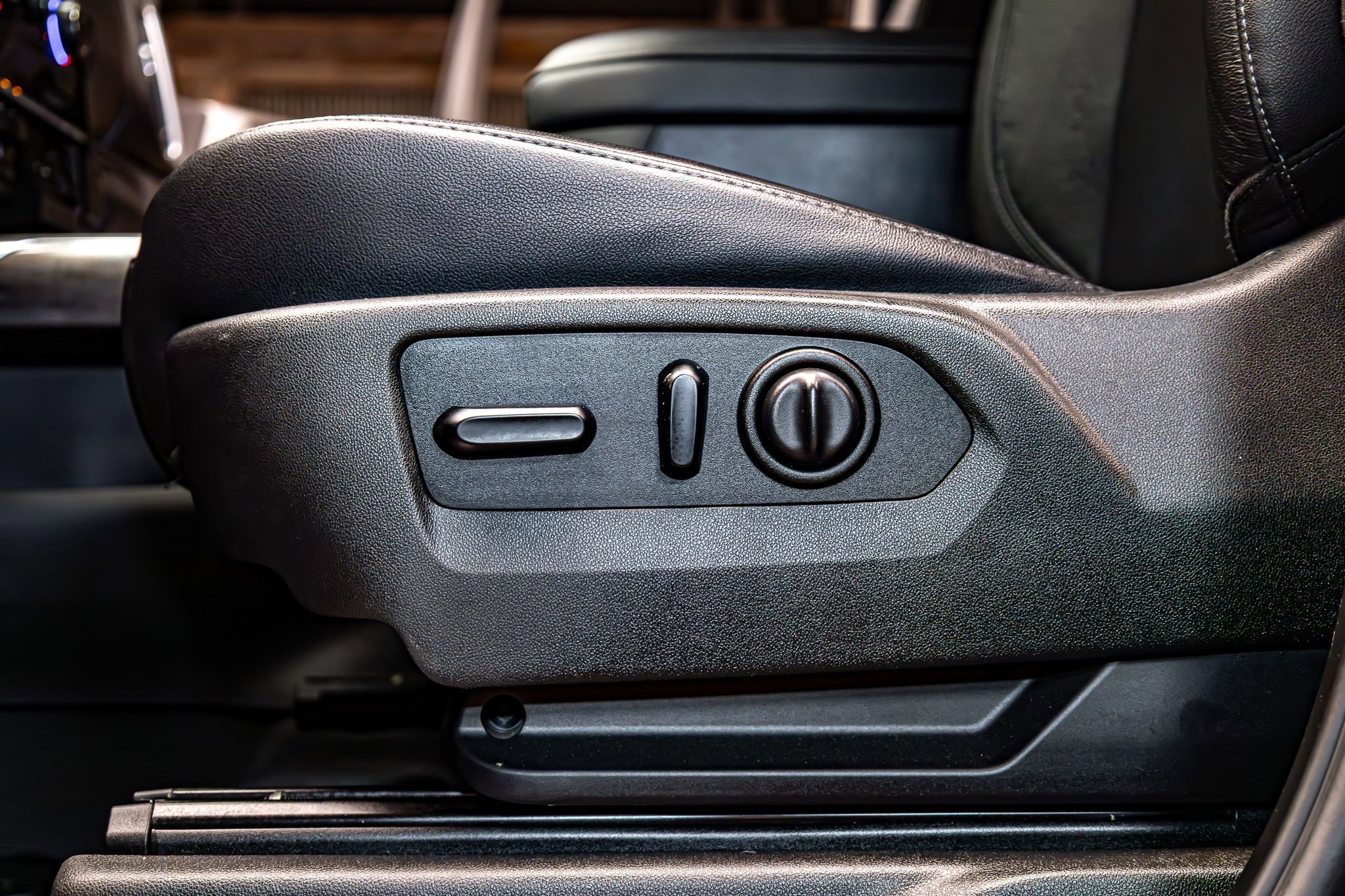 Used 2019 Chevrolet Silverado 1500 LTZ w/ LTZ Plus Package image 23