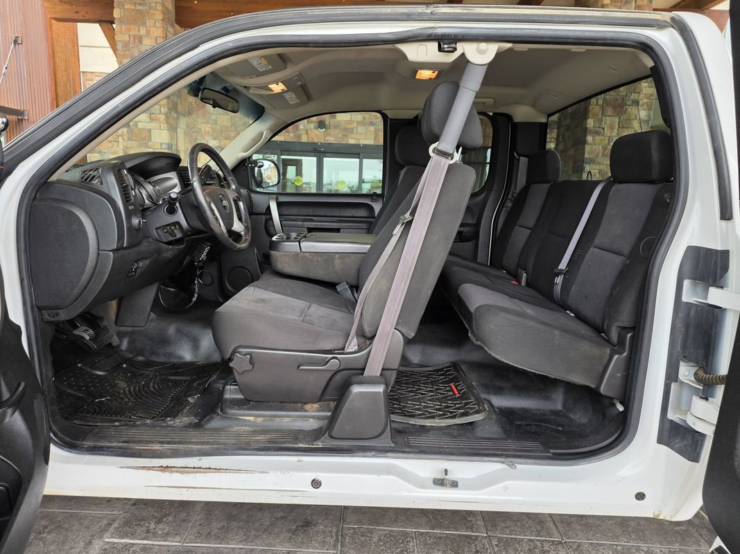Used 2011 Chevrolet Silverado 2500 LT AWD/4WD image 17