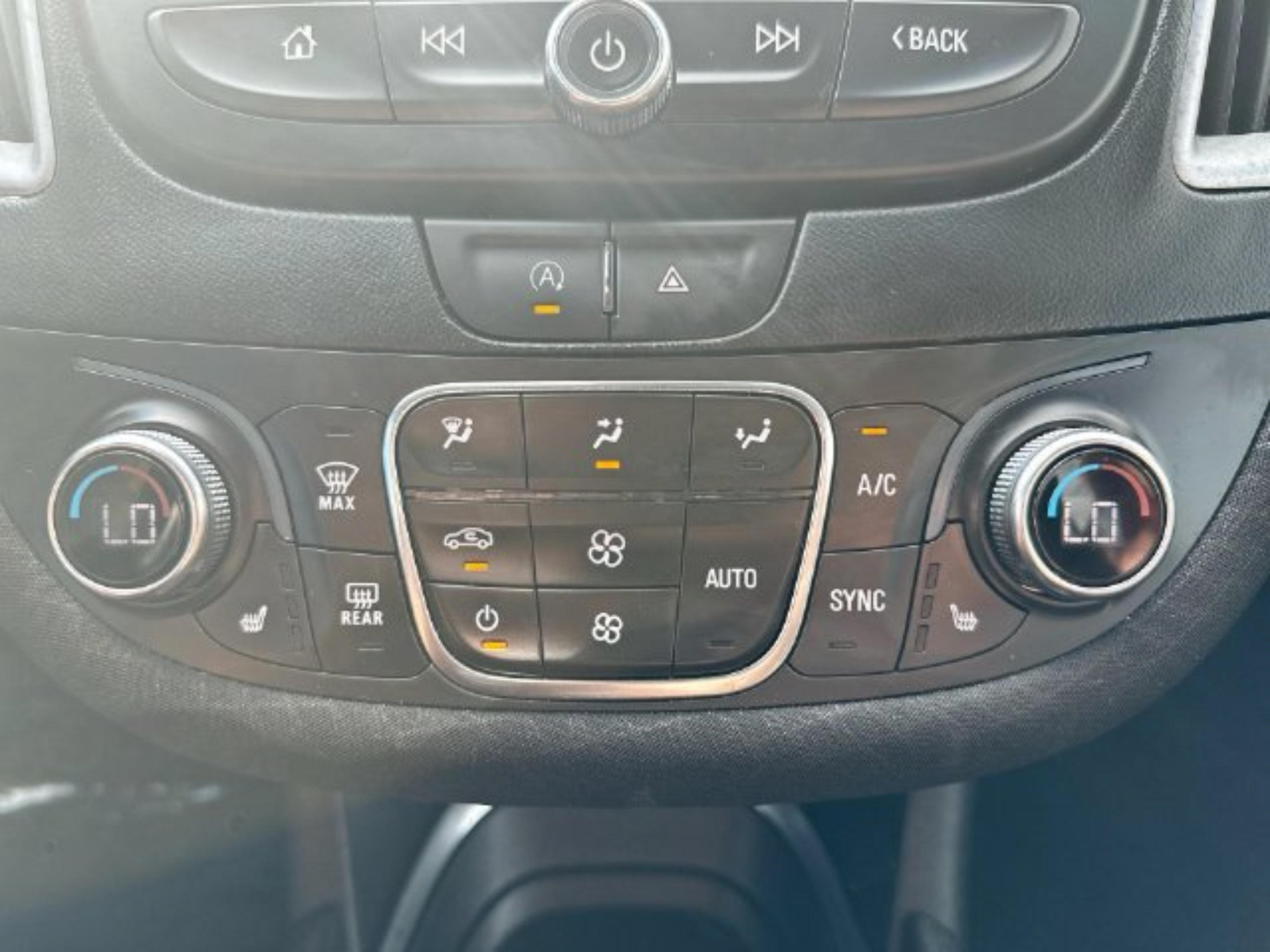 Used 2023 Chevrolet Malibu LT FWD image 16