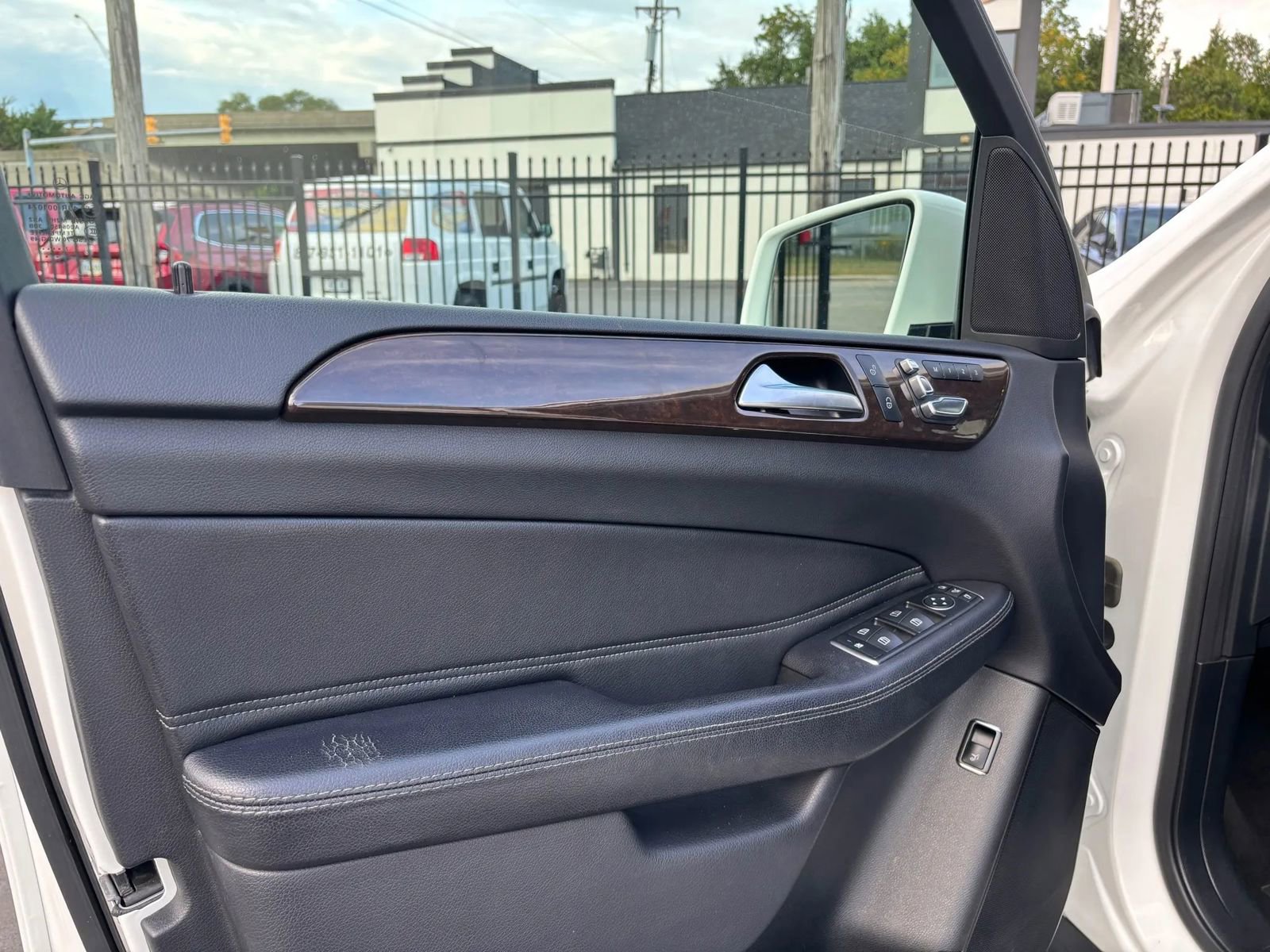 Used 2018 Mercedes-Benz GLE 350 image 23