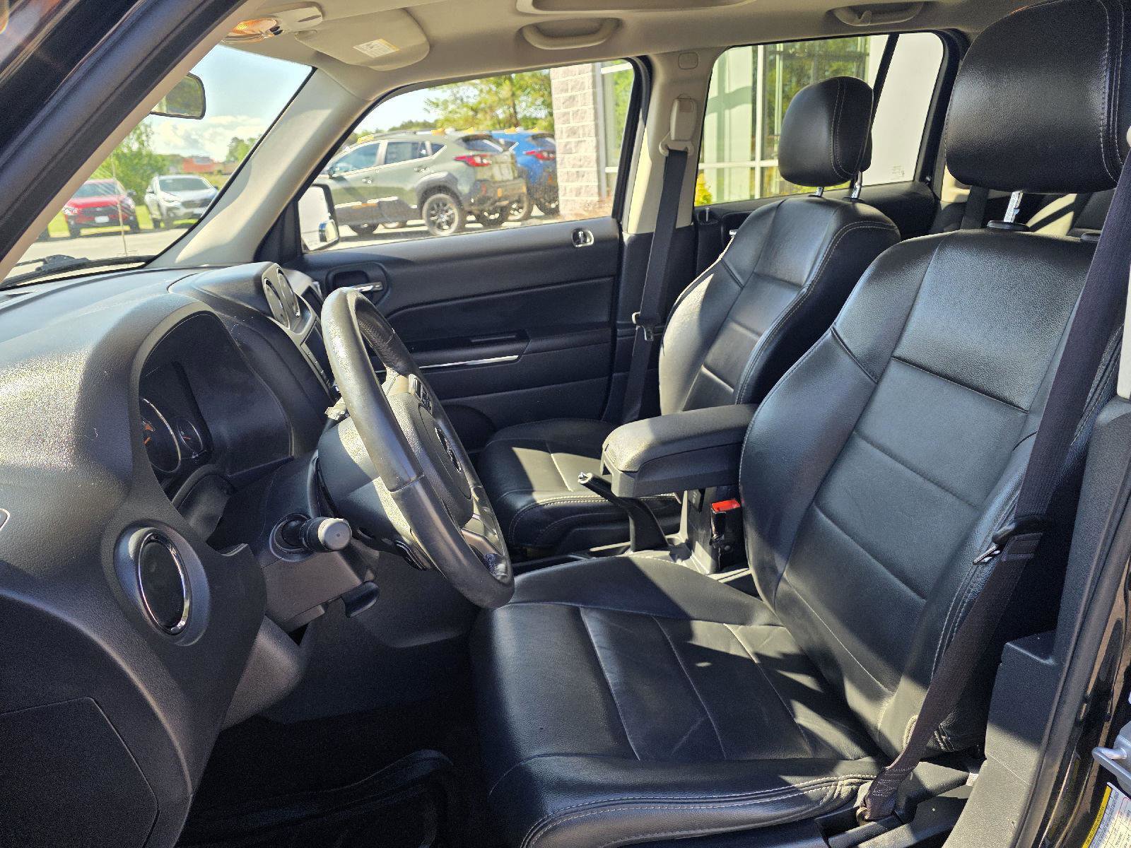 Used 2015 Jeep Patriot Limited w/ Sun/Sound Group AWD/4WD image 9