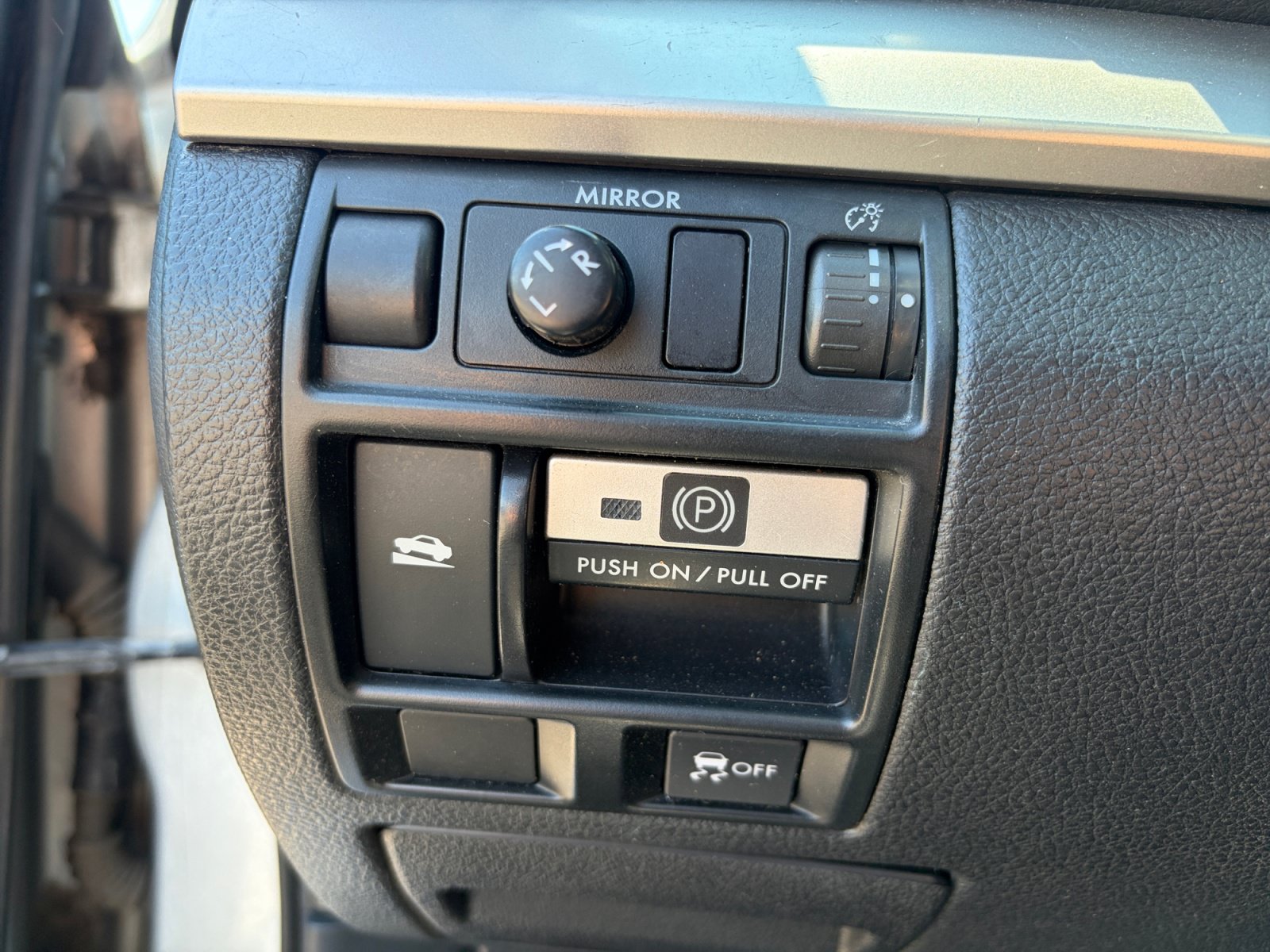 Used 2012 Subaru Outback 2.5i Premium AWD/4WD image 16