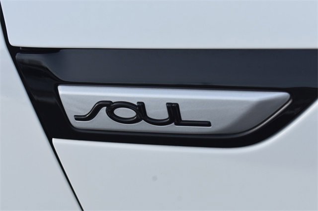 Used 2016 Kia Soul image 11