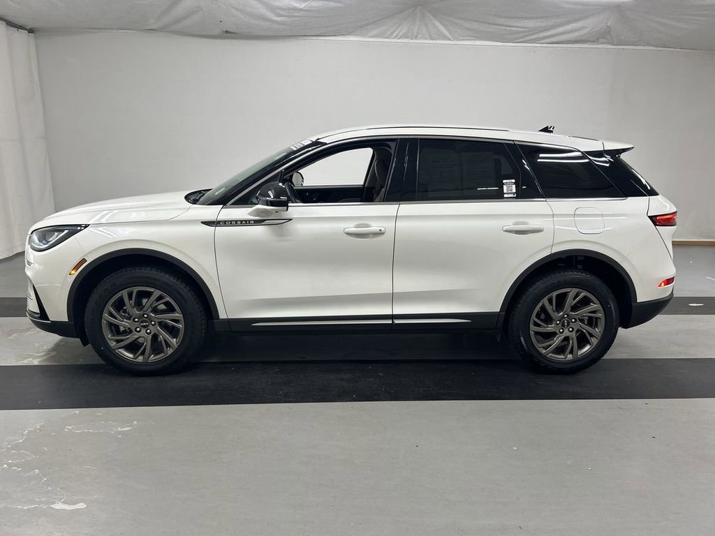 Used 2023 Lincoln Corsair AWD w/ Equipment Group 101A image 6