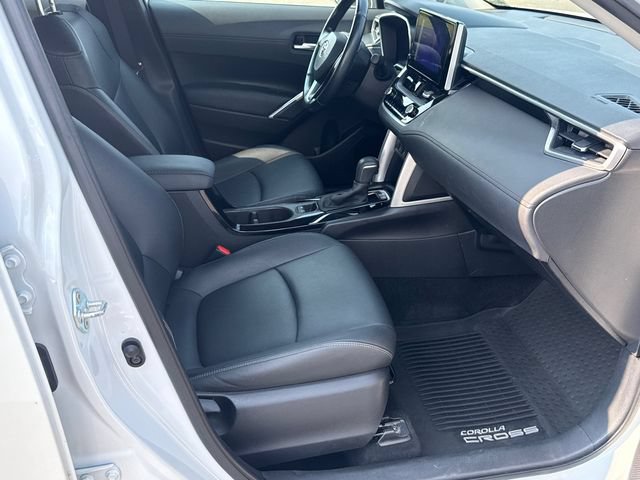 Used 2023 Toyota Corolla Cross XLE w/ Convenience Package FWD image 13