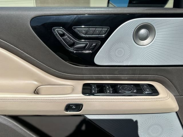 Used 2023 Lincoln Aviator Reserve w/ Equipment Group 201A image 14