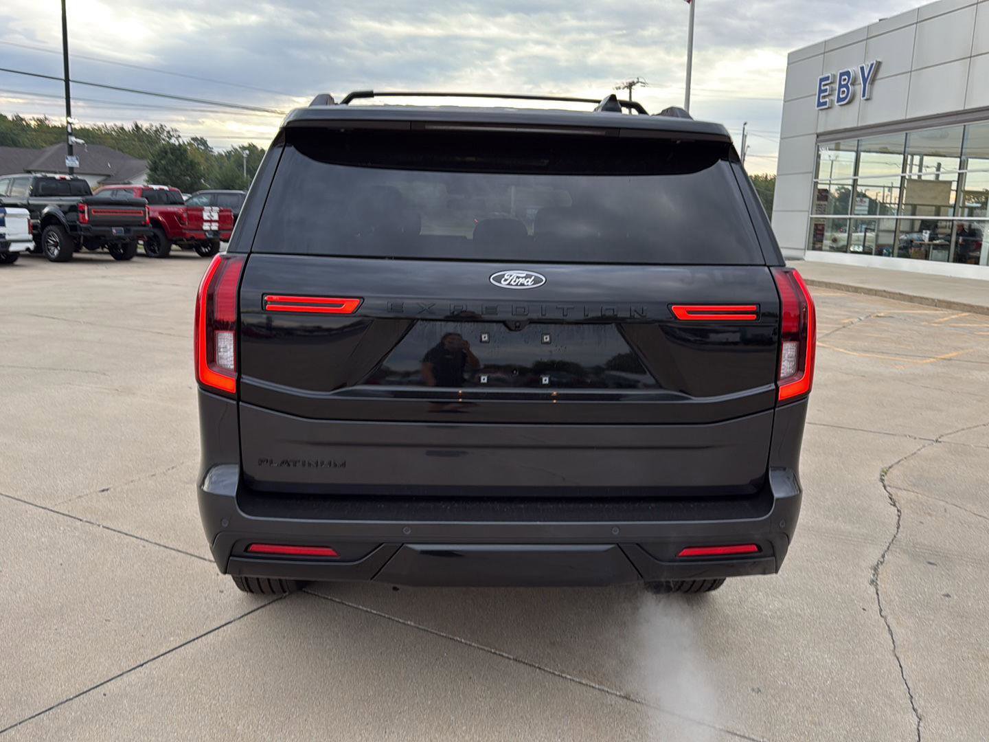 New 2025 Ford Expedition Platinum w/ Stealth Appearance Package image 4