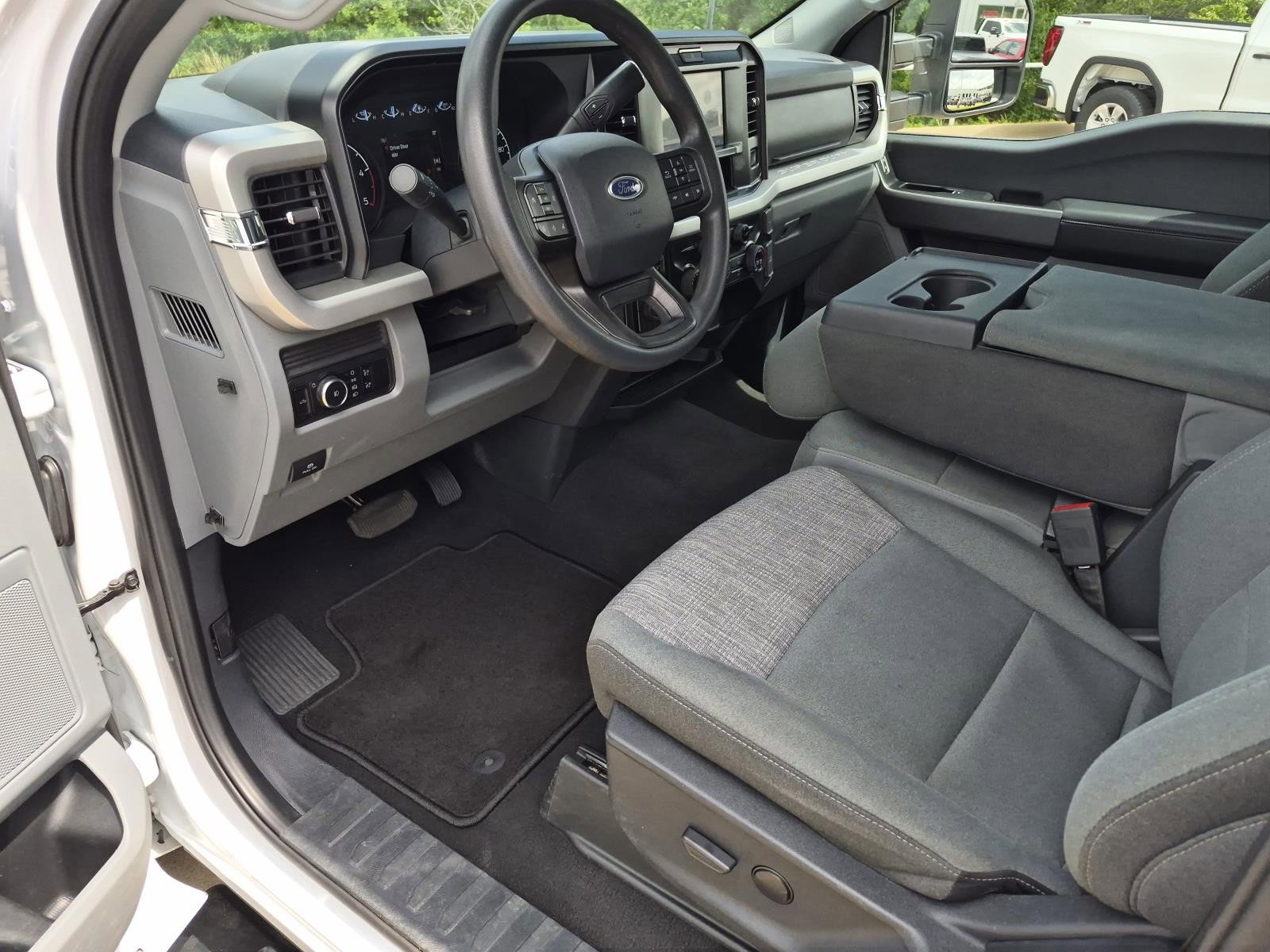 Used 2025 Ford F250 XLT AWD/4WD image 12