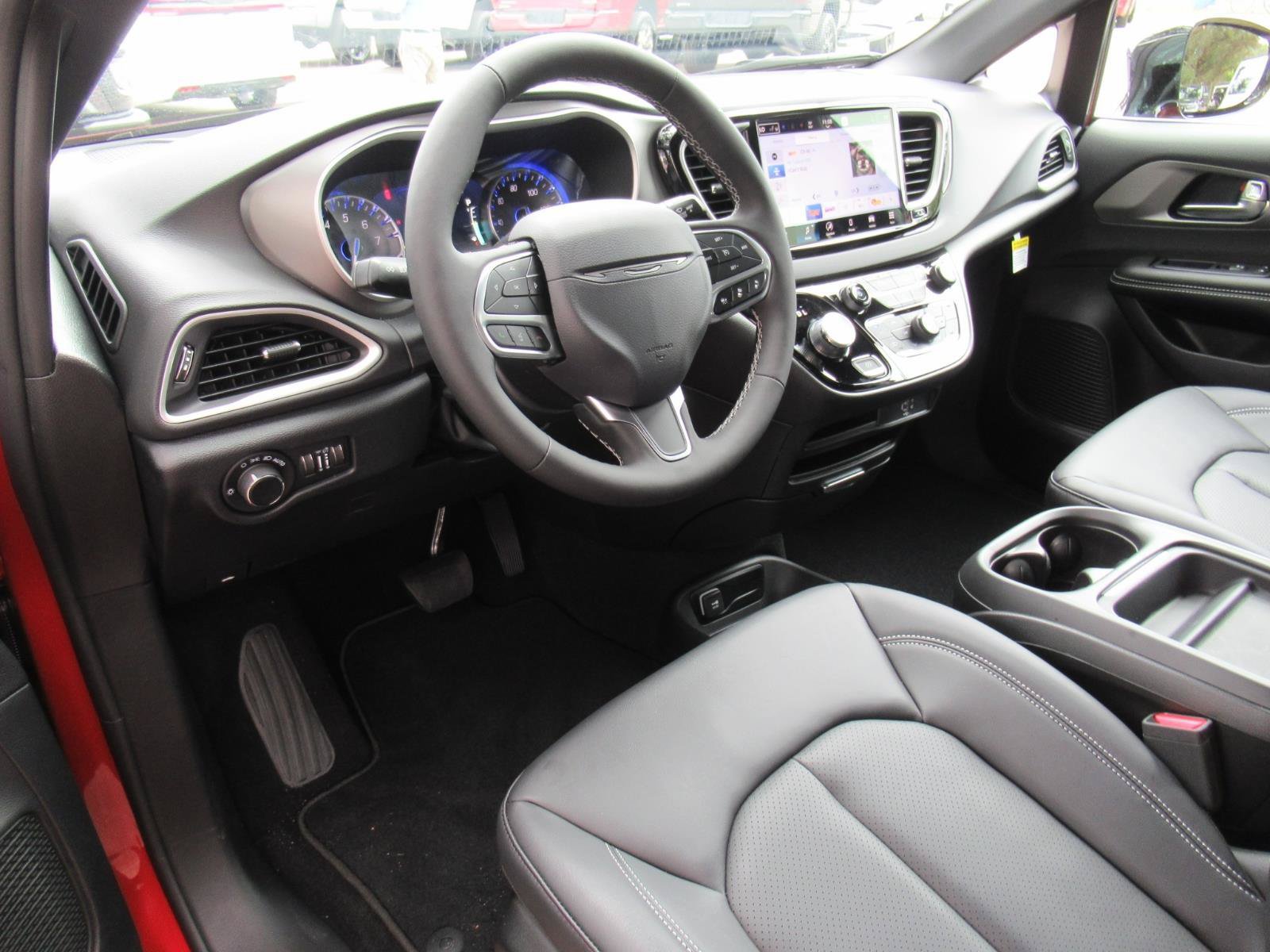 New 2027 Chrysler Pacifica LX FWD image 15