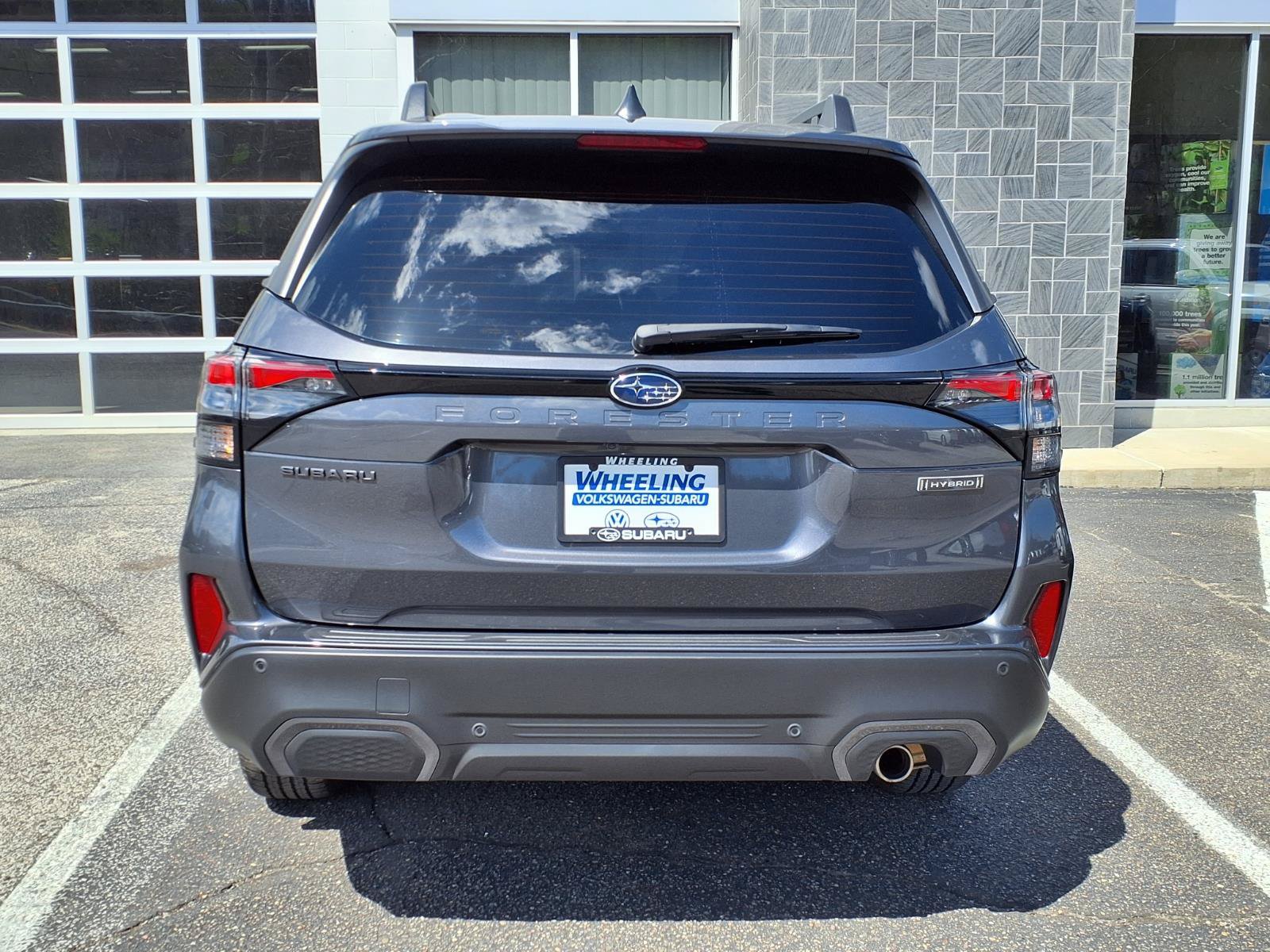 Certified 2025 Subaru Forester Limited w/ Popular Package AWD/4WD image 3