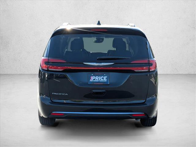 Used 2022 Chrysler Pacifica Touring-L FWD image 6