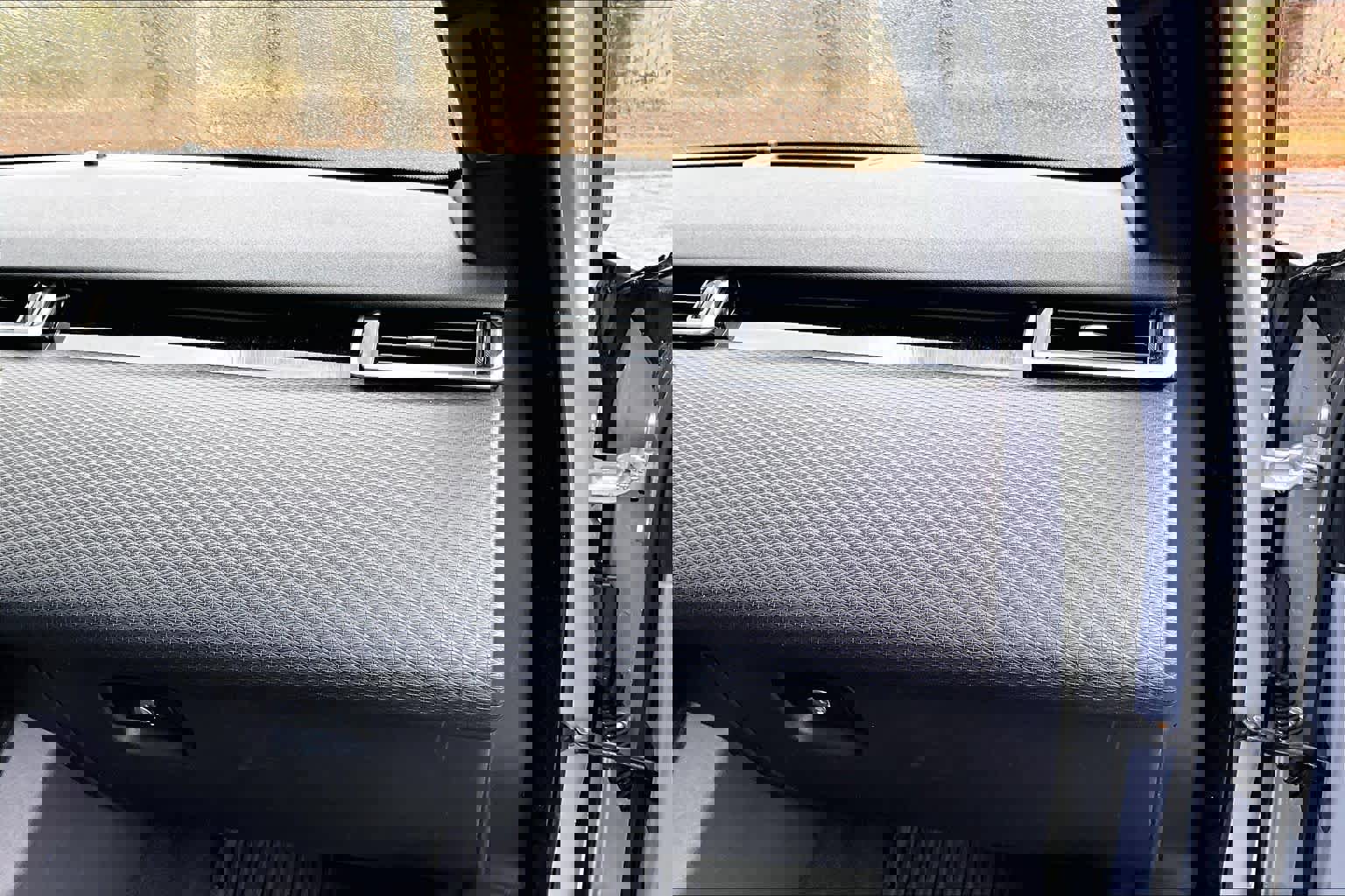 Used 2021 Land Rover Range Rover Velar R-Dynamic S image 20