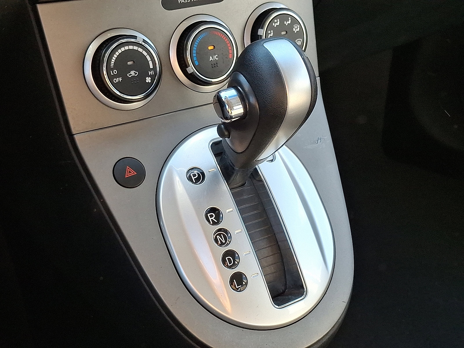 Used 2011 Nissan Sentra 2.0 S w/ Convenience Pkg image 16