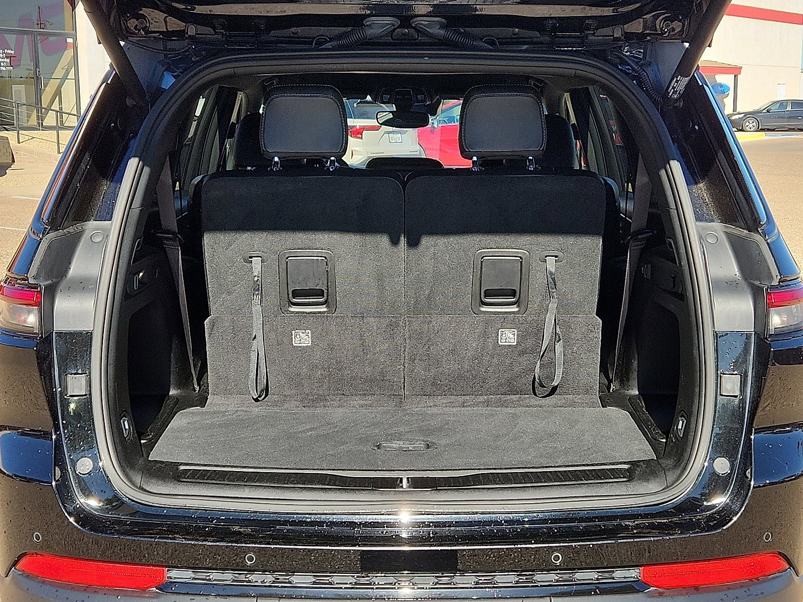 Used 2024 Jeep Grand Cherokee L Laredo image 8